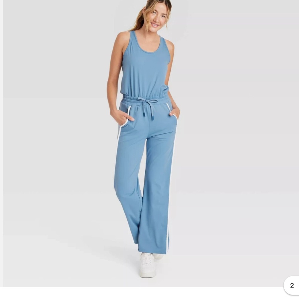 NWT  Women’s Sleeveless Jumpsuit with Side  Pockets.   Blue White Trim. M
